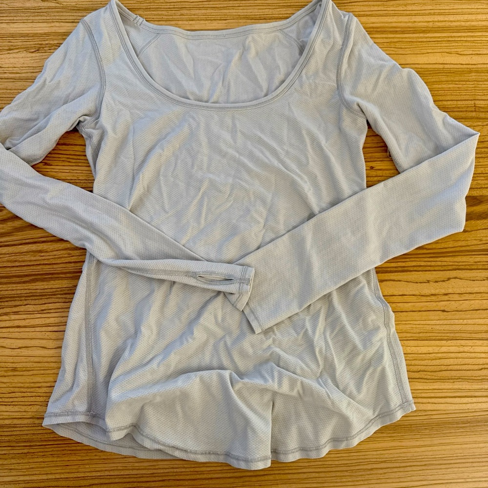 Lululemon scoop neck long sleeve mesh shirt